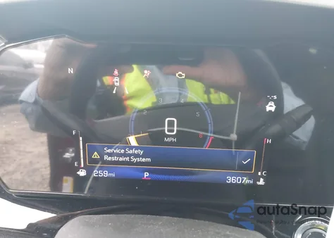 2025 Chevrolet Trax Fwd 2Rs z USA, uszkodzony, nr VIN KL77LJEP0SC137293